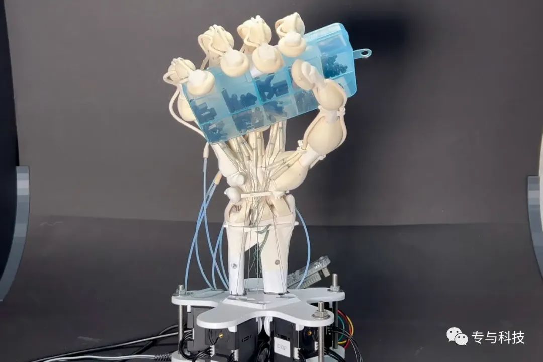 一次性3D打印复杂物体的新系统：Inkbit突破技术难题